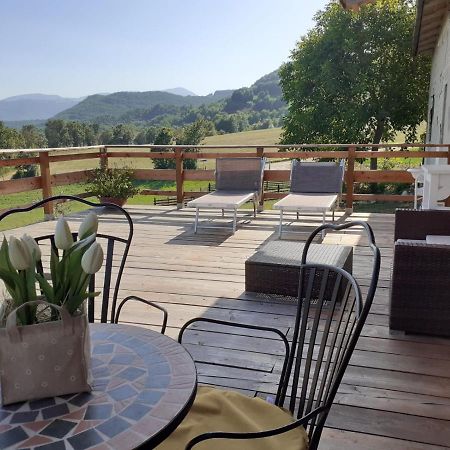 B&B Max & Lory Neviano degli Arduini Eksteriør billede